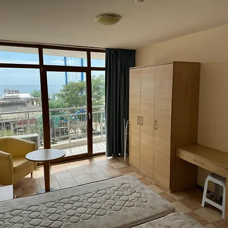 Spacious Beachfront - Kaya * סאני ביץ'