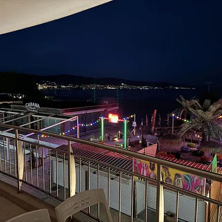 דירה Spacious Beachfront - Kaya סאני ביץ'