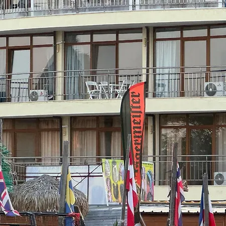 Spacious Beachfront - Kaya * סאני ביץ'