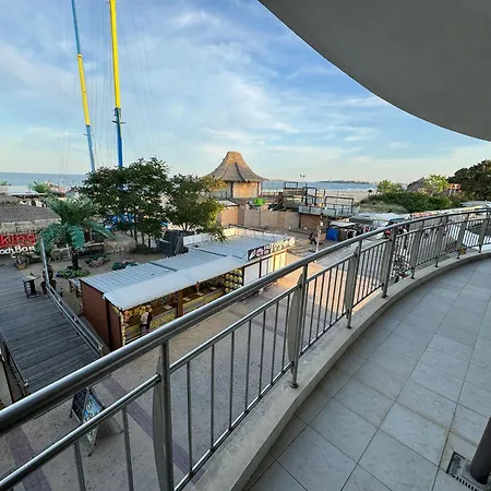 Spacious Beachfront - Kaya דירה *