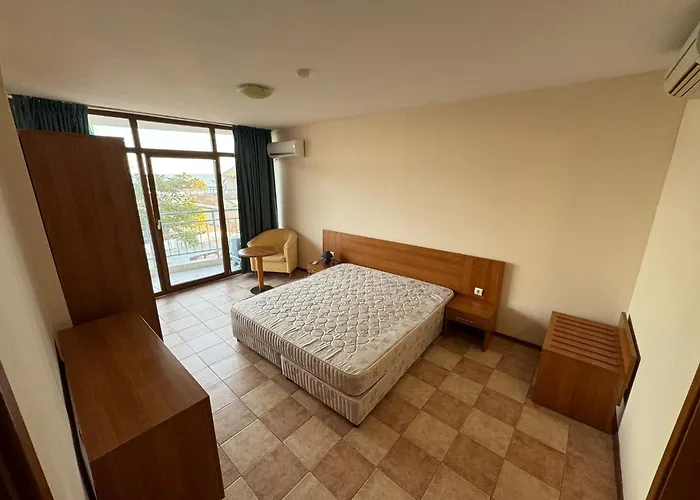 Spacious Beachfront - Kaya 公寓 *
