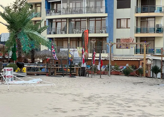公寓 Spacious Beachfront - Kaya 阳光海滩