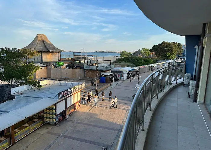 Spacious Beachfront - Kaya 公寓