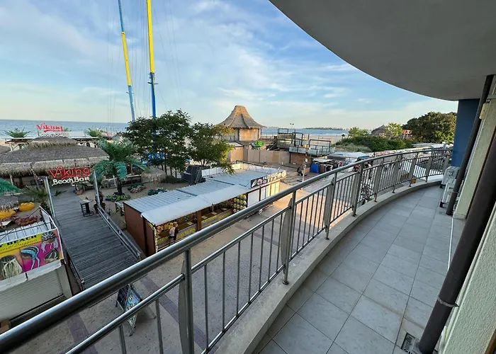 Spacious Beachfront - Kaya 公寓 *