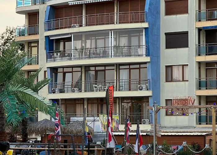 公寓 Spacious Beachfront - Kaya 阳光海滩