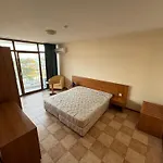 Spacious Beachfront - Kaya شقة *