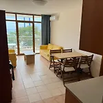 Spacious Beachfront - Kaya ساني بيتش