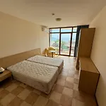 Spacious Beachfront - Kaya *
