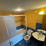 Spacious Beachfront - Kaya شقة *