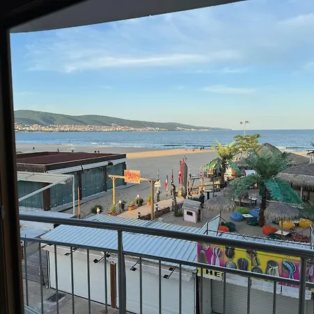 Spacious Beachfront - Kaya Apartment
