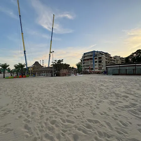 Apartment Spacious Beachfront - Kaya *