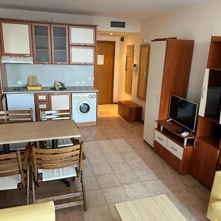 Apartment Spacious Beachfront - Kaya *