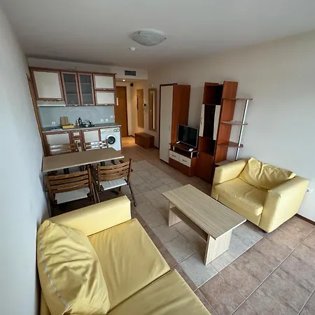 Spacious Beachfront - Kaya Apartment