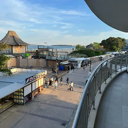 Spacious Beachfront - Kaya Apartment