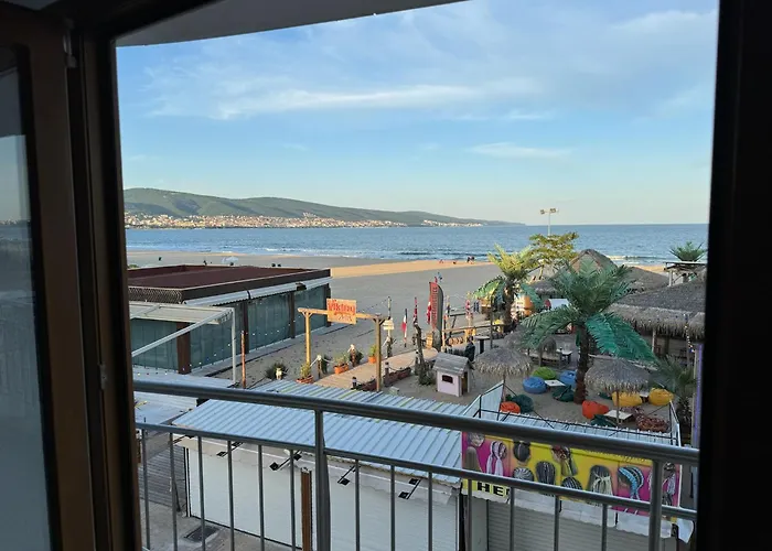 Spacious Beachfront - Kaya Apartment
